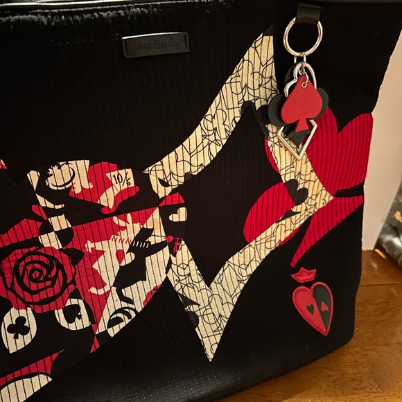 Disney Vera Bradley Alice in Wonderland Painting the Roses Red Tote Bag Purse - Picture 7 of 8